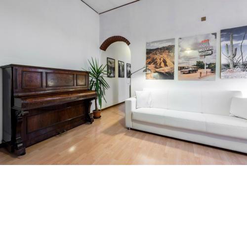 Happy & Beautiful Flat in Central Milan