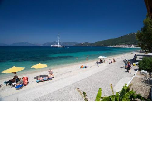 Happy Camp Mobile Homes in Camping Karavomilos Beach