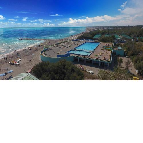 Happy Camp Mobile Homes in Camping Village Rosapineta