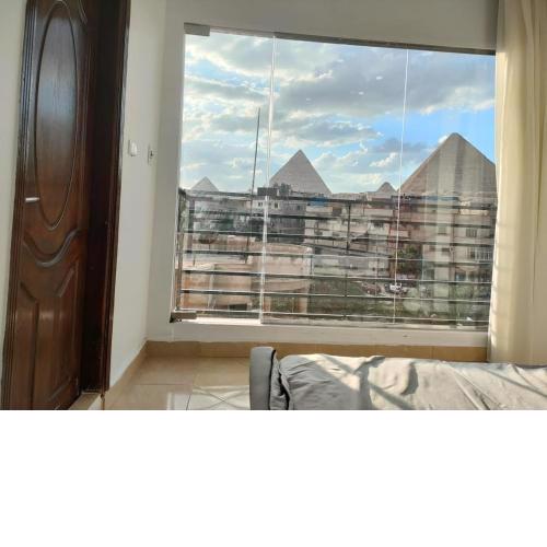 Happy days Pyramids Inn