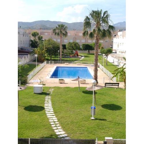 Happy Holiday Home! 2 pools - Walk to Town & Beach