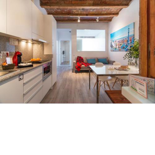 Happy People Sagrada Familia Apartments