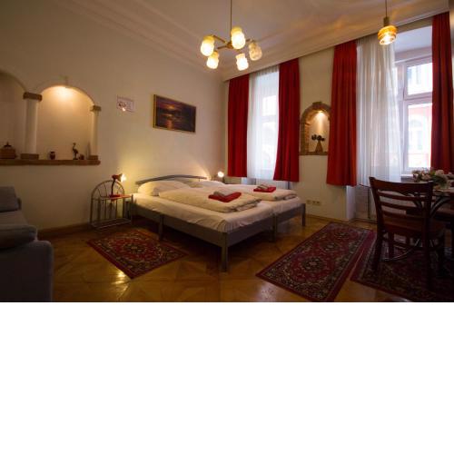 HappyHostel