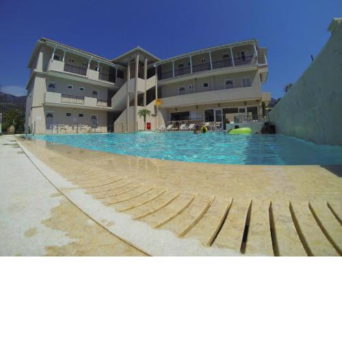 Happyland Hotel Apartments