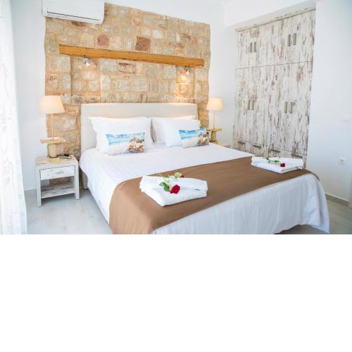 Haraki Stone Apartments