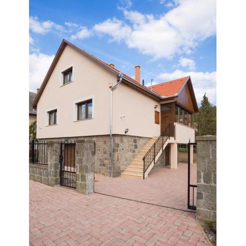 Harangvirág Apartmanház - Visegrád