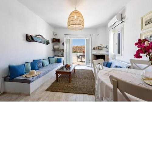 Hara’s Villa in Naousa , Paros