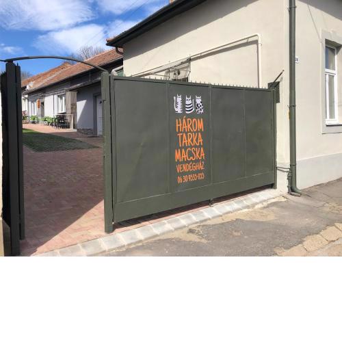 Három Tarka Macska Apartmanok