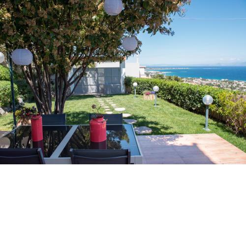 Harris elegant house superb view near airport