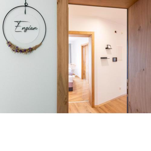 Haus Heimat - Enzian