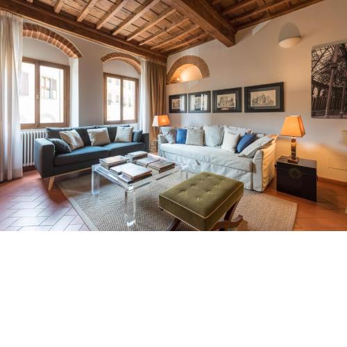 HEART OF FLORENCE Pitti 2 Bed-Apartment! hosted by Sweetstay