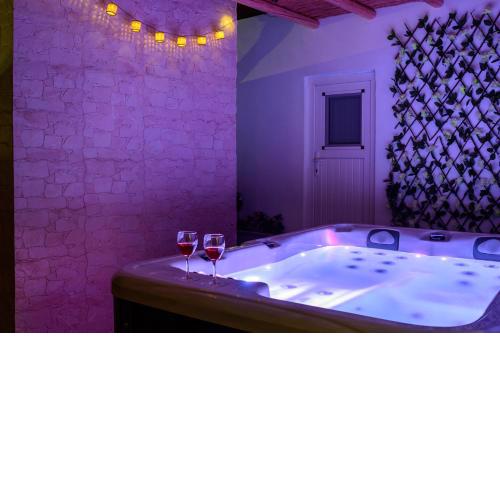 Heart of Oia - Private house with Jacuzzi