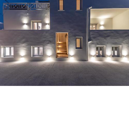 Heavenly Suites & Studios