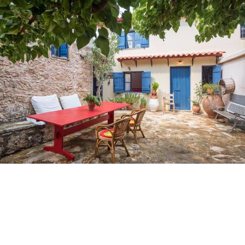 Hekate House, bohemian country house, 4 bedrooms for 8 persons