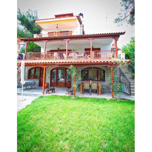 HELENA HOUSE PALIO