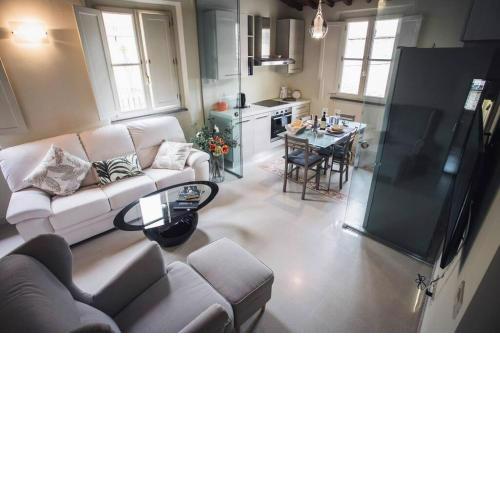 Helene Smart Flat with Elevator inside Lucca