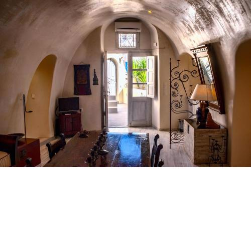 Heliophos Boutique Caves