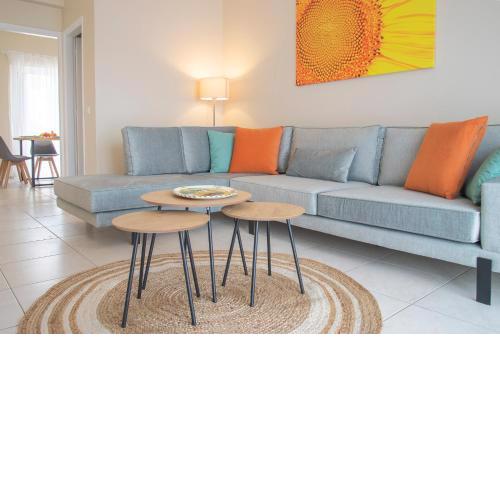 Helios: Charming beach home next to crystal waters