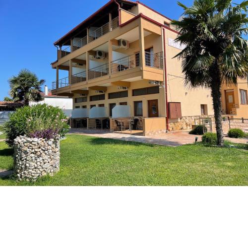 Helios Hotel
