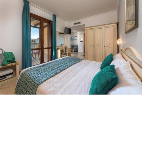 Helios Hotel