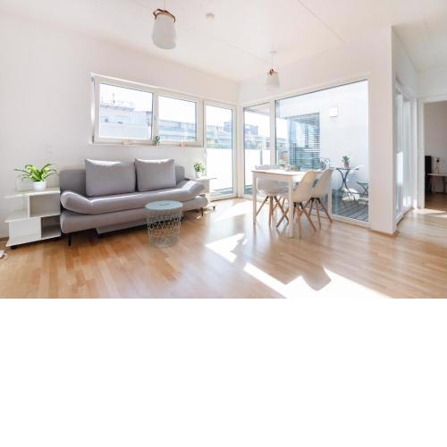 Helles, neues DG Apartment mit Blick zum Donauturm
