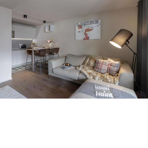 HelloChalet - Bellevue Apartment - newly loft, ski-in-out with terrace overlooking Plateau Rosa lift