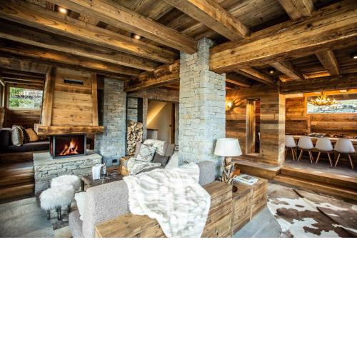HelloChalet - Chalet Seventy One - Larger Family Ski Chalet in the center