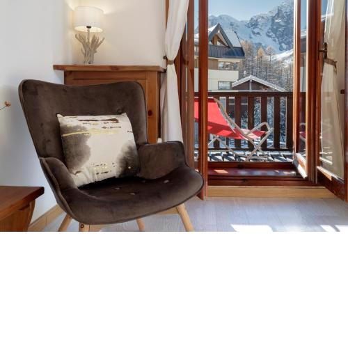 HelloChalet - Foyer du Cervin 250 m cablecar, 50 m supermarket with garage and ski storage