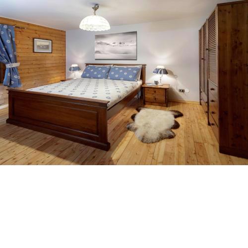 HelloChalet - Maison Maquignaz welcoming ski family home with boot-warmer and terrace