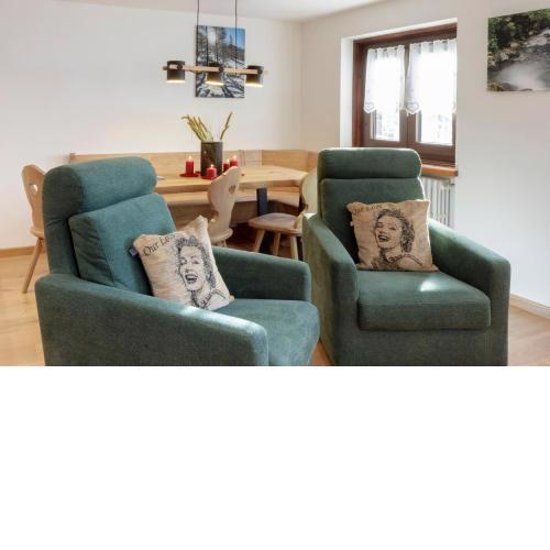 HelloChalet - Maison Mont Fleury- newly refurbished 50 mt center and ski bus stop