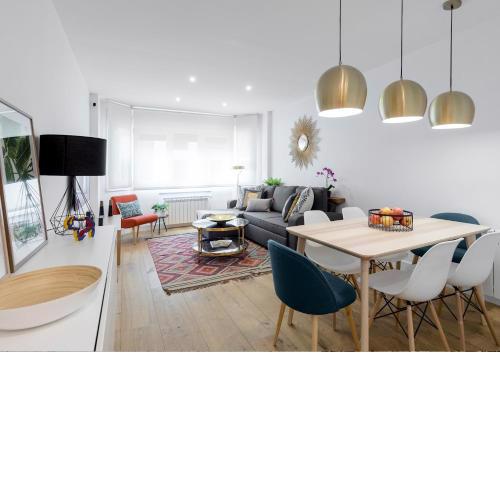 Hermosilla Apartment by Flatsweethome