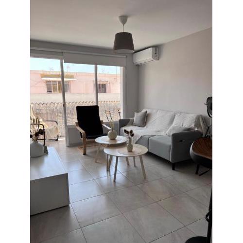 Hermoso apartamento céntrico con balcón