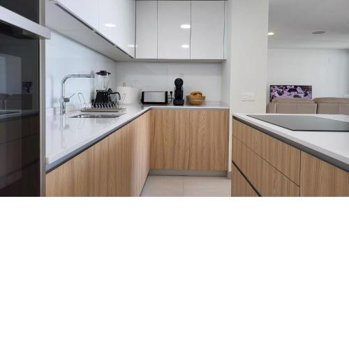 High end large ground floor with luxury private pool and sea views
