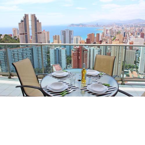 Highrise apartment with stunning views from private balcony