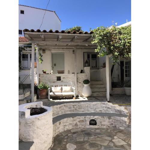 Hikers Room 2 Skiathos Town
