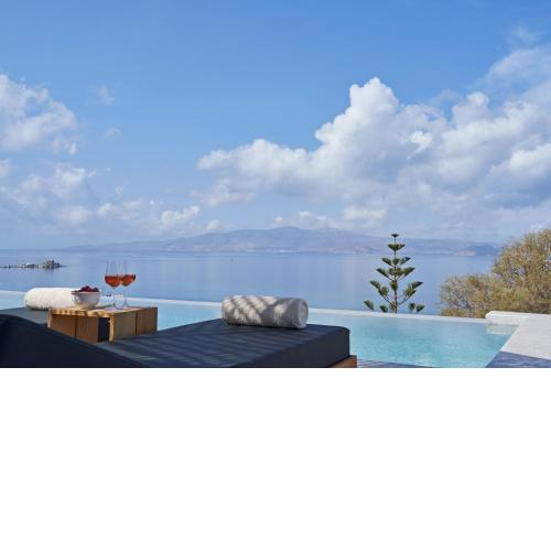 Hill Club Naxos