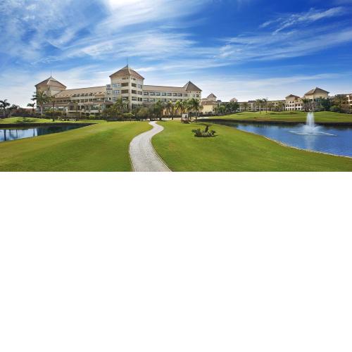Hilton Pyramids Golf