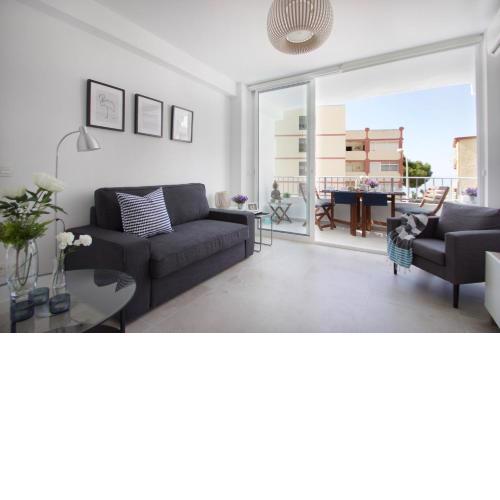 Hip & Cozy 2 room apt