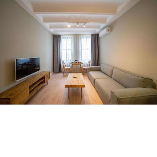 Historic 1 Bedroom Galata Apt-Heart of Istanbul ( Kuledibi 6 )