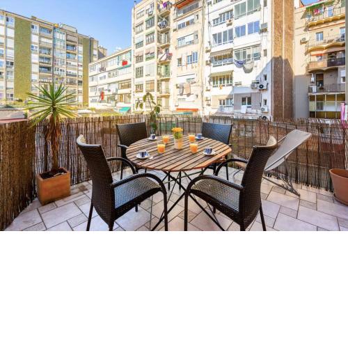 Historic apartment with terrace by the city centre