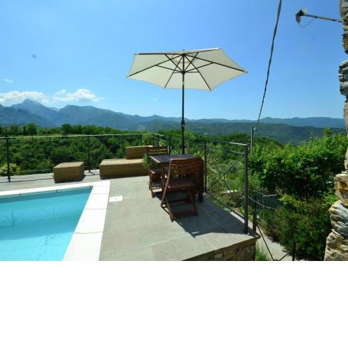 Historic Cottage in Fivizzano with Swimming Pool