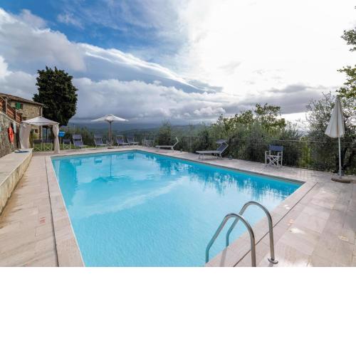 Historic farmhouse with swimming pool in Michelangelo s places
