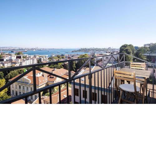 Historical Flat with Sea View in Beyoglu