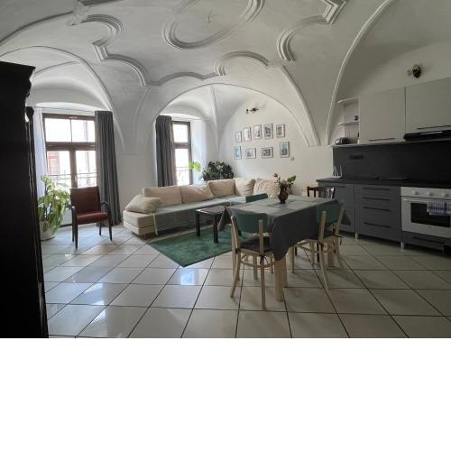 Historický apartmán v centre mesta-2min pešo na námestie
