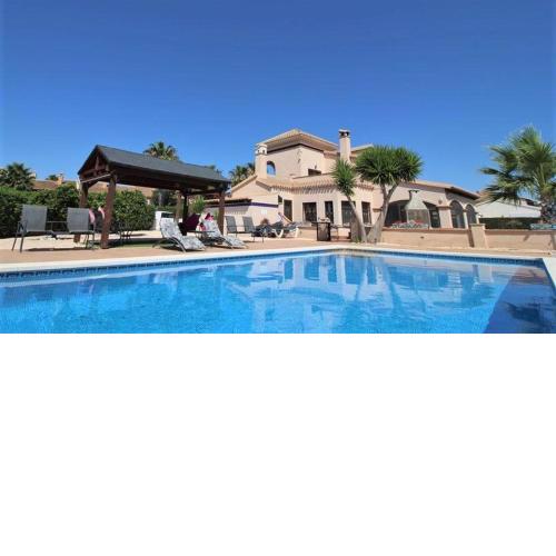 HL 015 Holiday rentals 4 Bedrooms 4 Bathroom villa with private pool