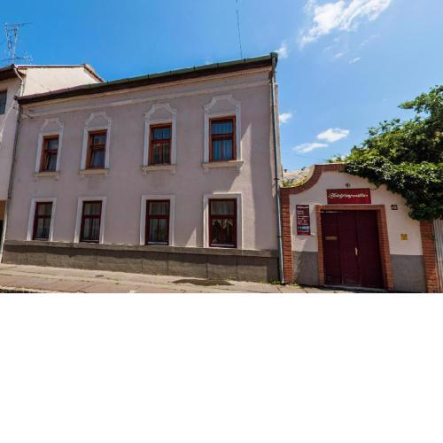 Holdfényszállás