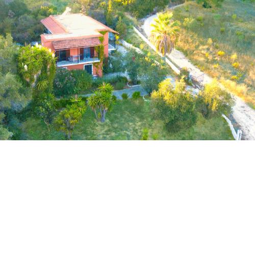 Holiday Apartment Skaros in Honey Valley, Agios Georgios North, Pagon