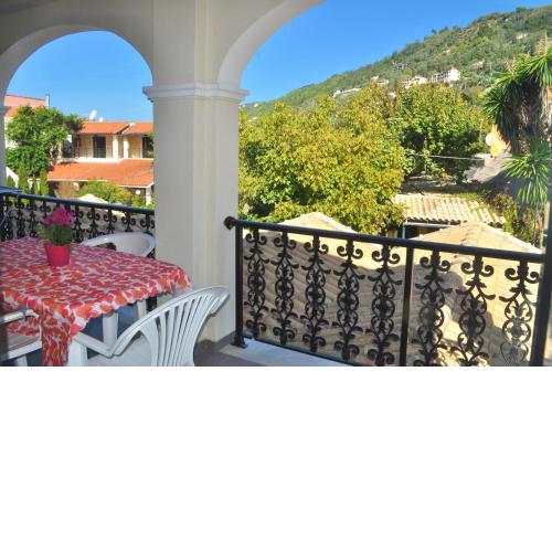 Holiday Apartments yannis on Agios Gordios beach in Corfu
