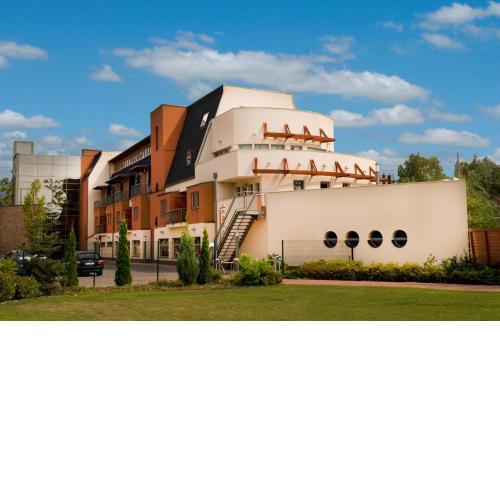 Holiday Beach Budapest Wellness Hotel with Sauna Park