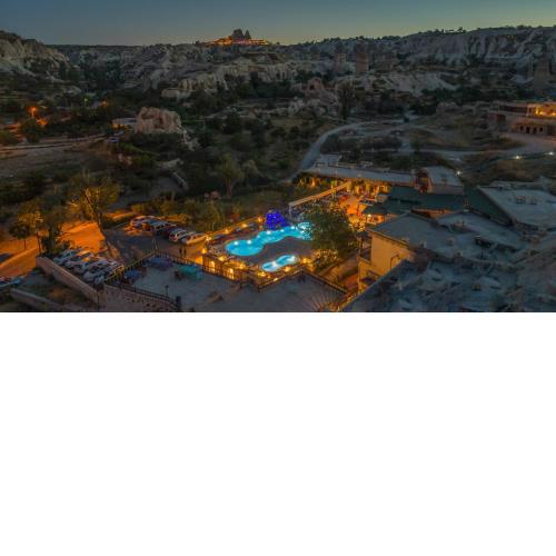Holiday Cave Hotel